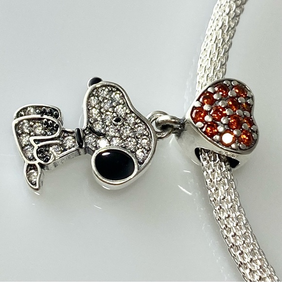 Peanuts Snoopy Dog Heart Dangle Charm - Picture 5 of 7